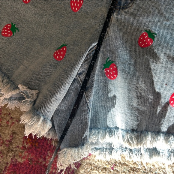 NWT [rue21+] strawberry boyfriend denim shorts - Picture 5 of 7
